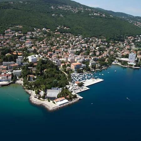In With Sea View, Terrace, Wi-fi Apartman