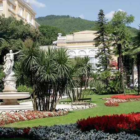 In With Sea View, Terrace, Wi-fi Apartment Icici