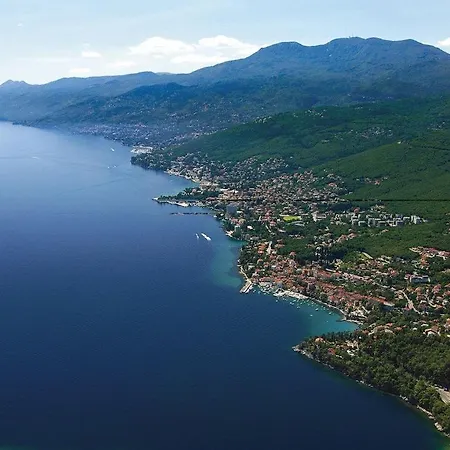 In With Sea View, Terrace, Wi-fi Apartman *