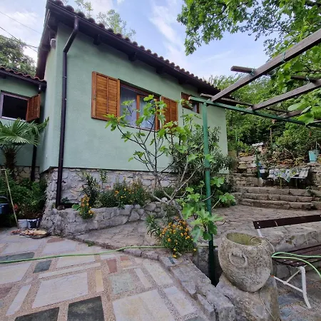 Apartman In With Sea View, Terrace, Wi-fi