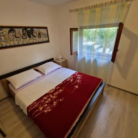 Apartman In With Sea View, Terrace, Wi-fi *