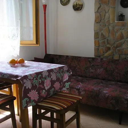 Apartman In With Sea View, Terrace, Wi-fi *