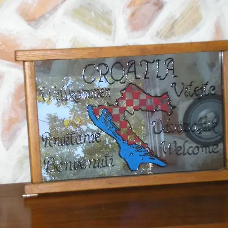 In With Sea View, Terrace, Wi-fi Apartman Ičići