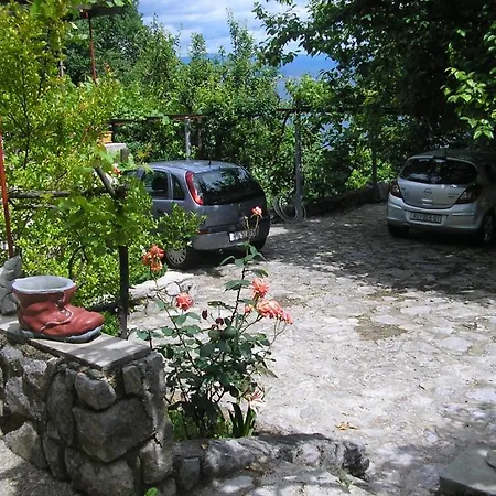 In With Sea View, Terrace, Wi-fi Apartman